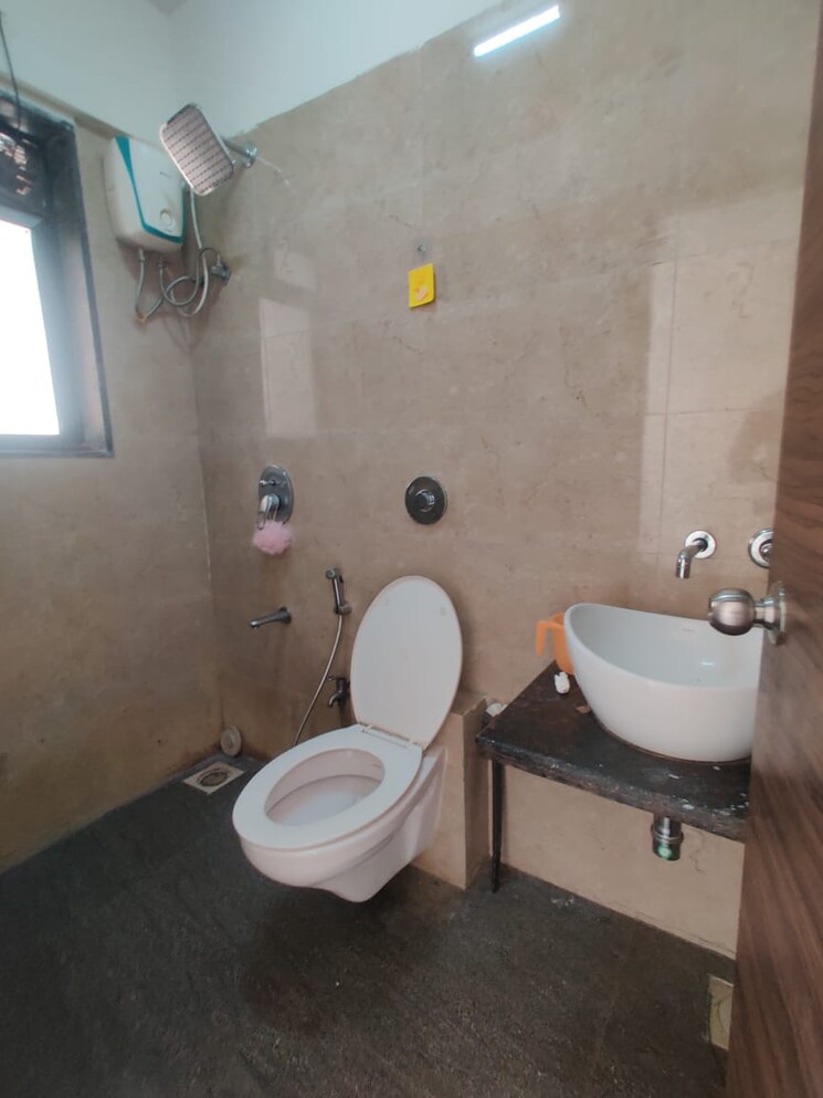 Bathroom, crystal-armus 1 Bedroom 430 Sq.Ft. Apartment In Chembur Mumbai 6400189