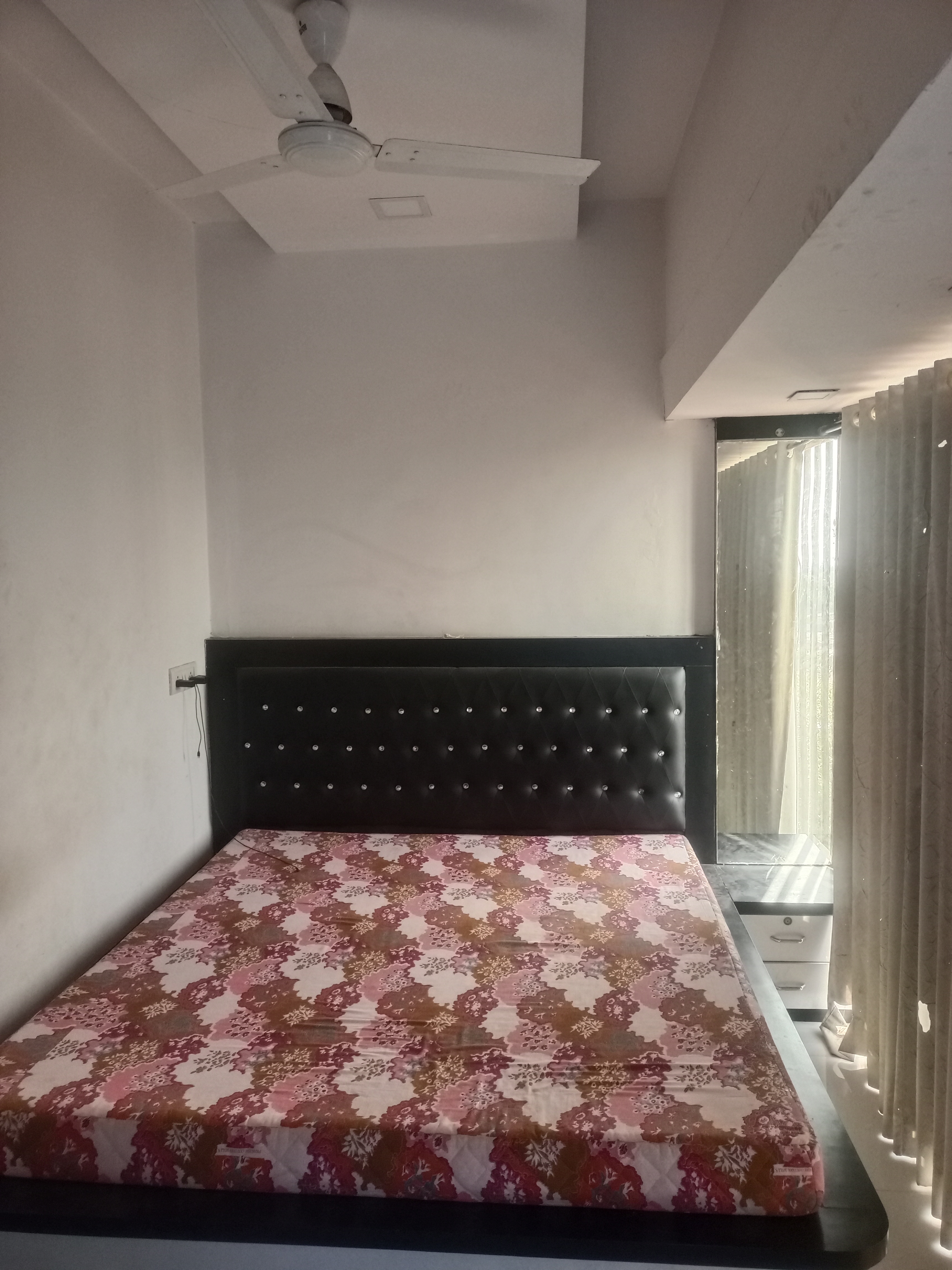 Rental Studio 450 Sq.Ft. Apartment in Royal Palms Piccadilly Condos