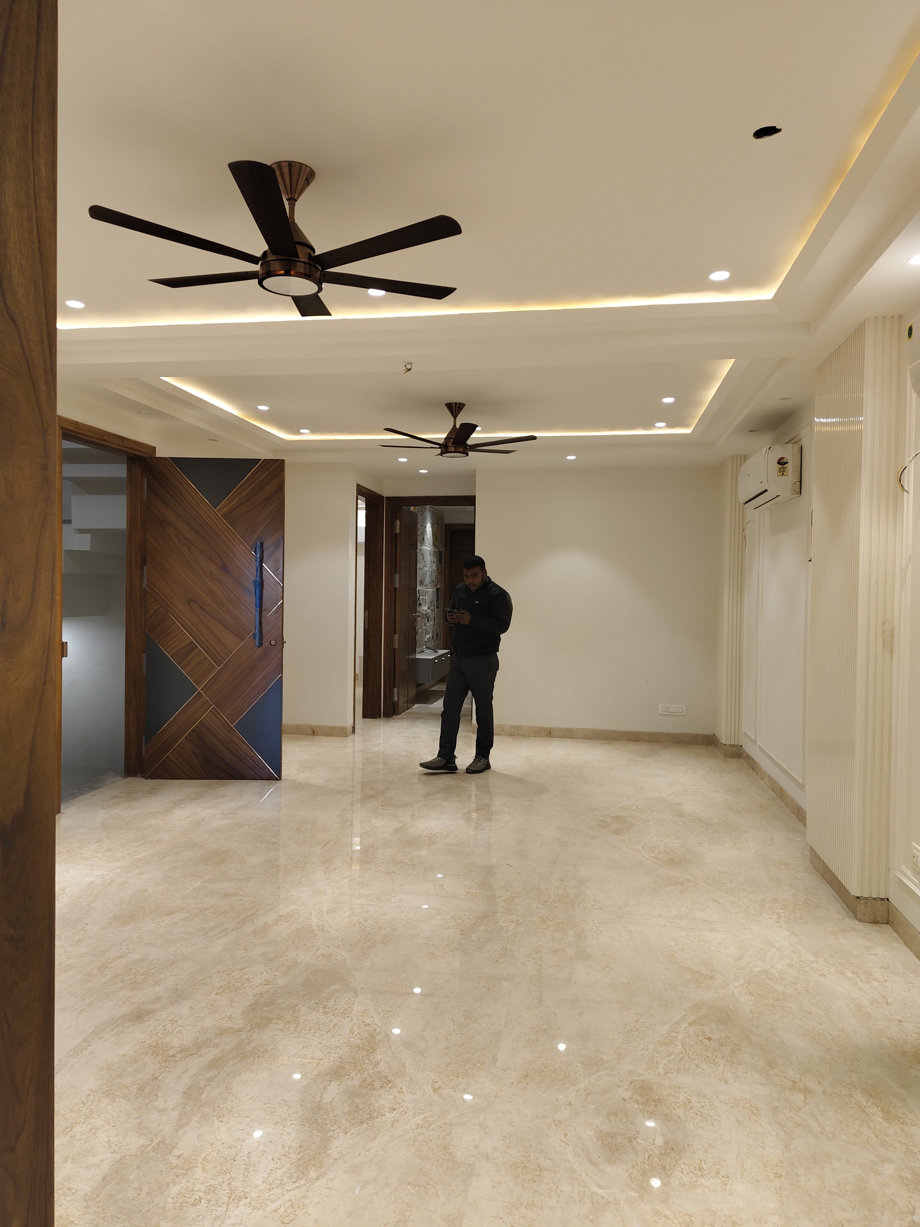 Resale Property in Lakshman Dwar Gujranwala Town Part II Flats for