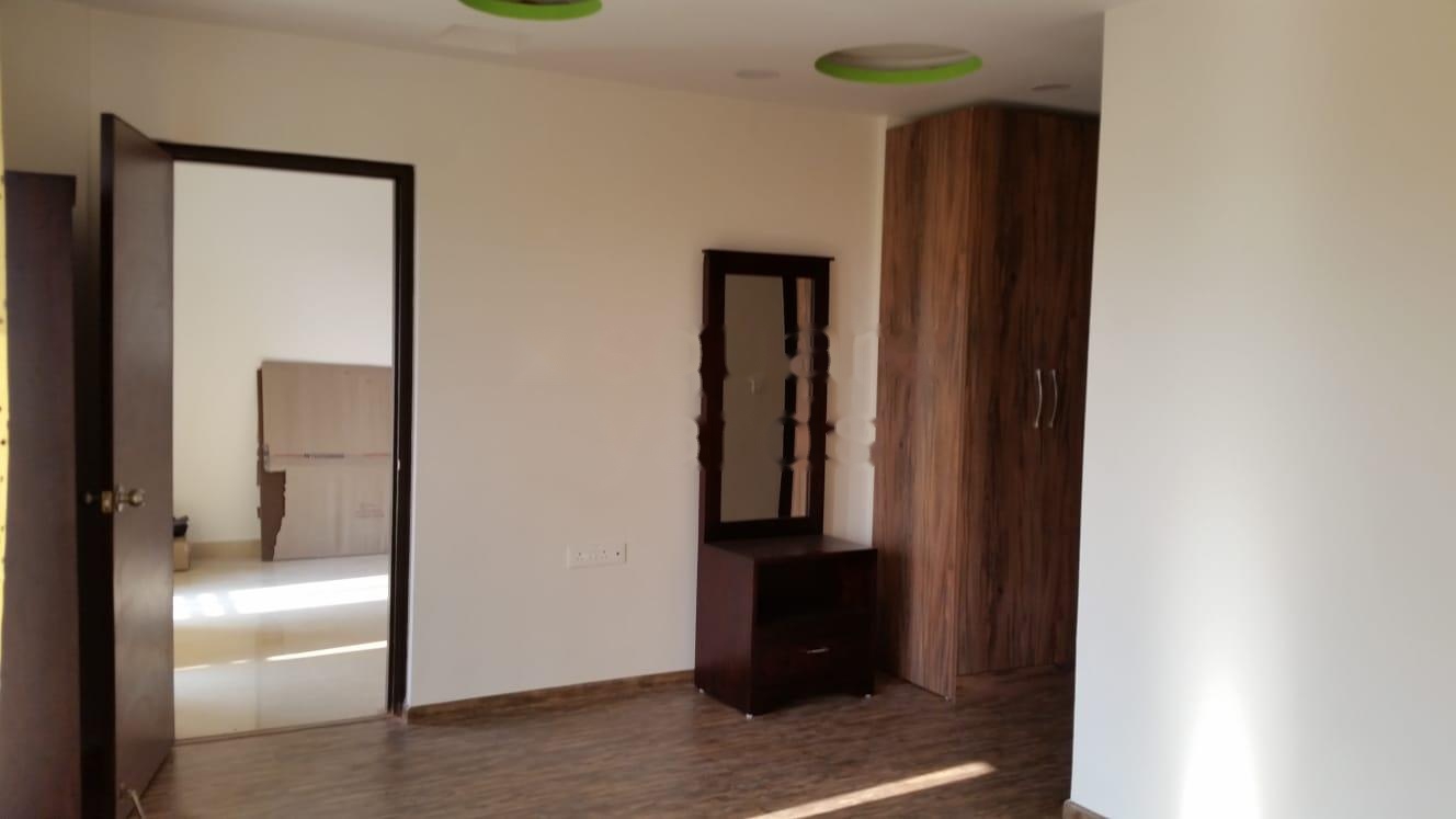 Rental 3 Bedroom 1402 Sq.Ft. Apartment in Lodha Meridian, Kukatpally Hyderabad 6401453