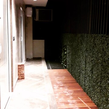 Bedroom in 3 BHK Builder Floor at DLF City Gurgaon, Sector 27 – for Rent