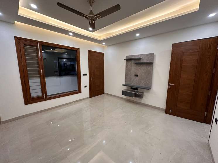 4 Bedroom 350 Sq.Yd. Builder Floor in Sector 9 Faridabad