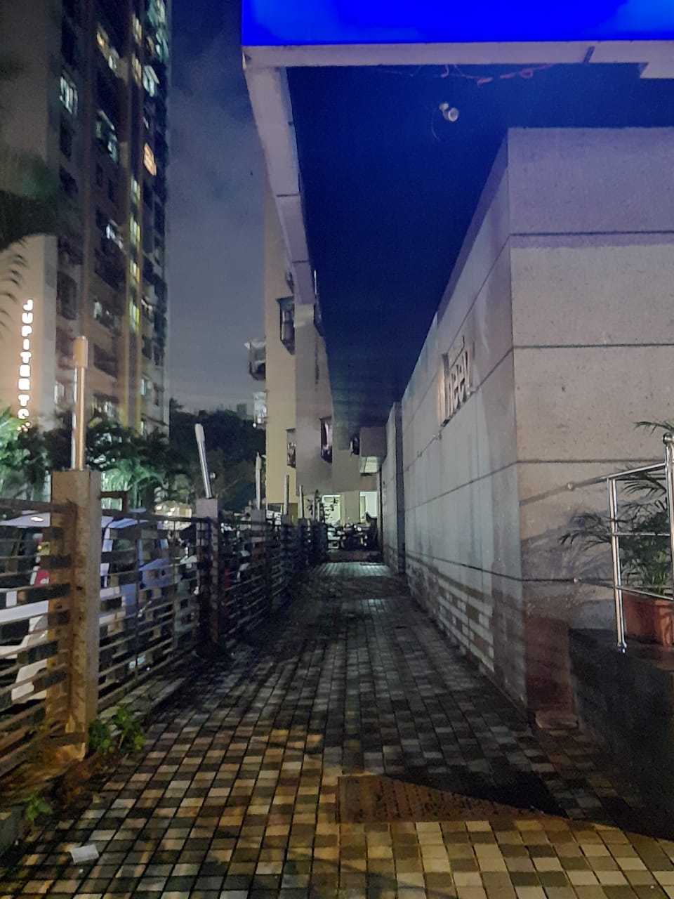 5+ Independent House near Masjid Railway Station, Mandvi Mumbai for Sale