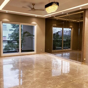 Room in 3.5 BHK Apartment at DLF Regency Park II, Sector 27 – for Sale