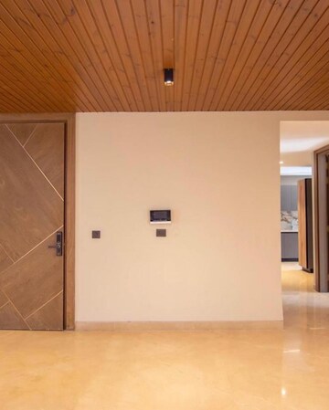 Room in 3.5 BHK Apartment at DLF Regency Park II, Sector 27 – for Sale