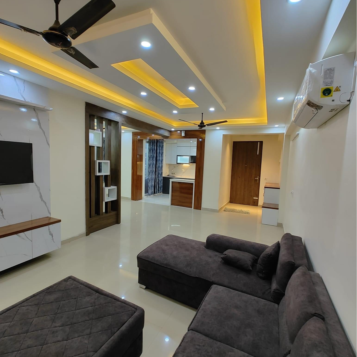 Rental 3 Bedroom 2450 Sq.Ft. Apartment in Puri Emerald Bay, Sector 104