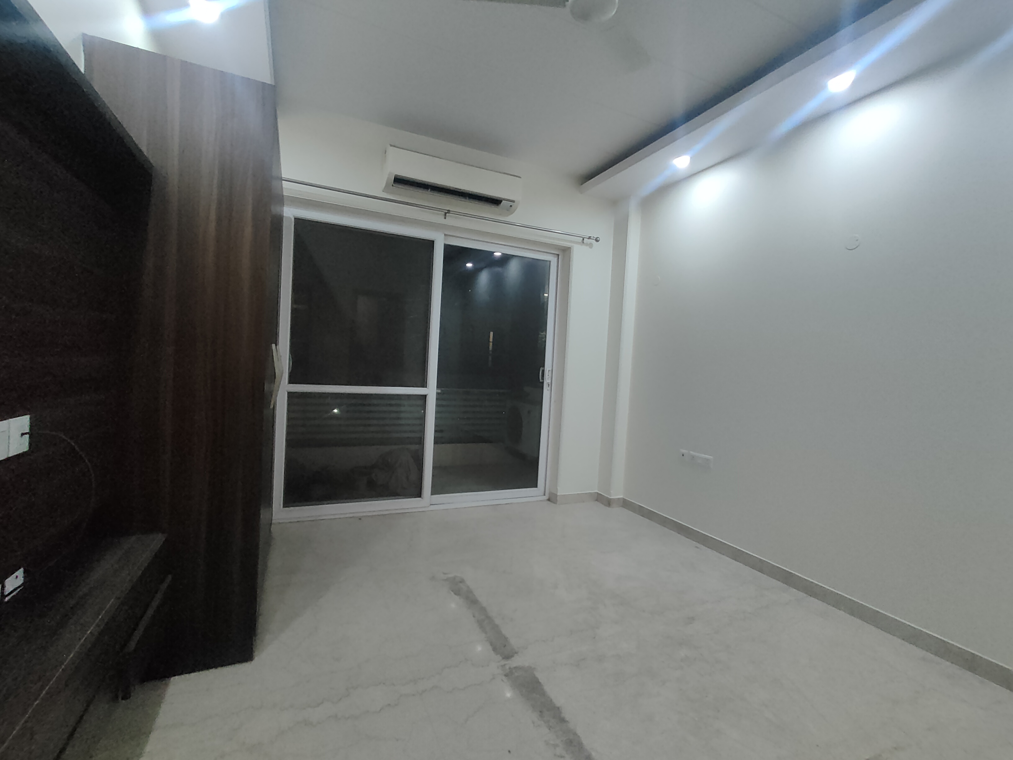 Rental 3 Bedroom 2100 Sq.Ft. Builder Floor in Unitech Greenwood City