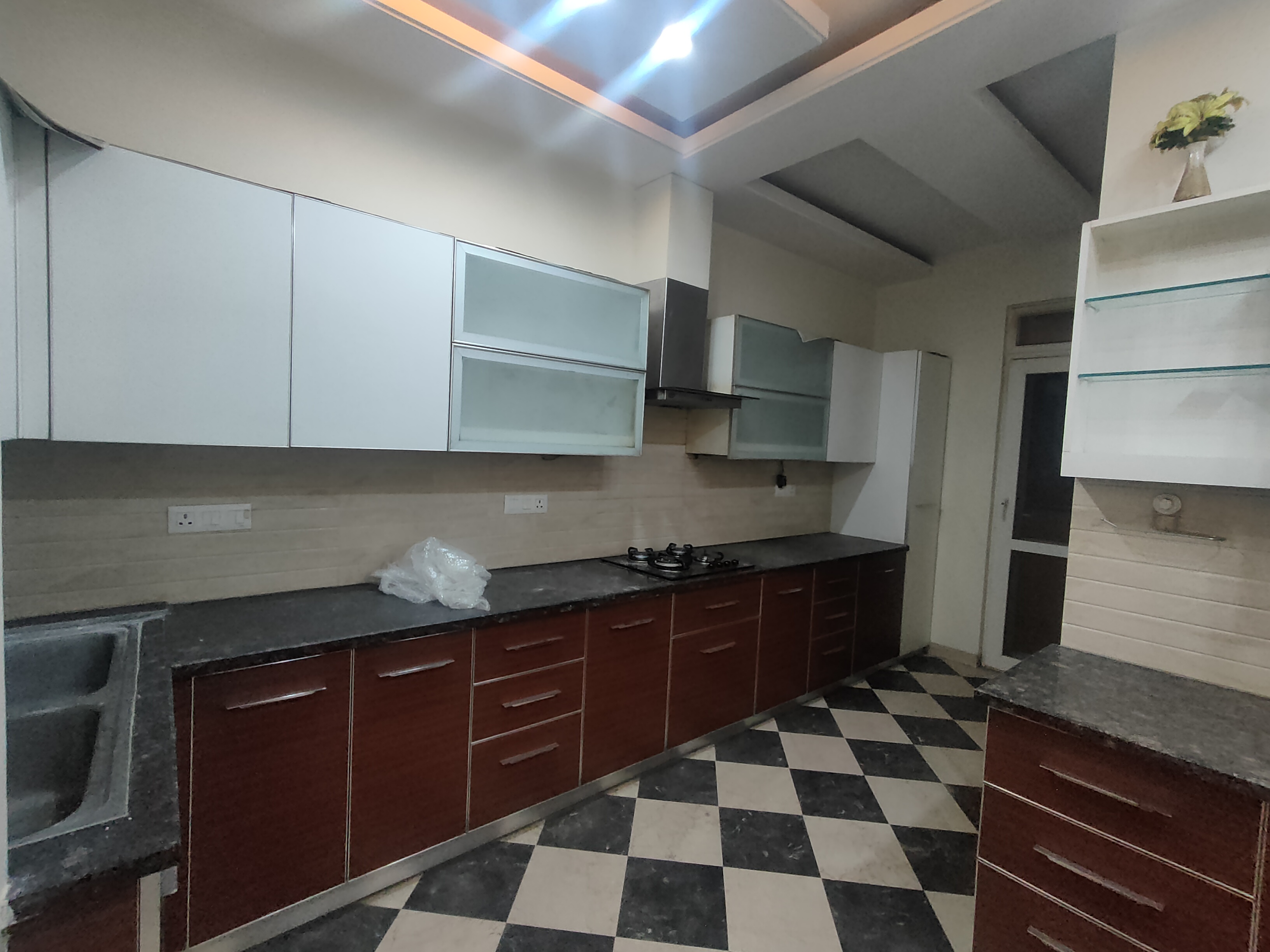 Rental 3 Bedroom 2100 Sq.Ft. Builder Floor in Unitech Greenwood City