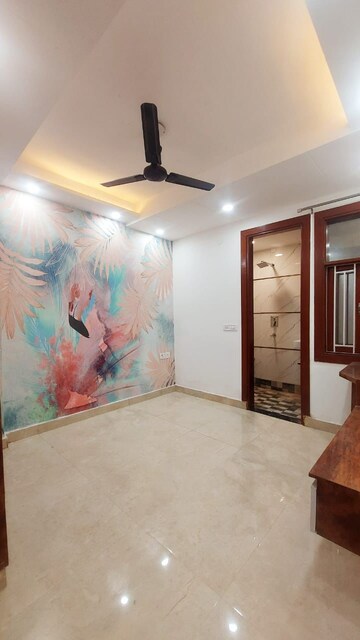 Room in 3 BHK Apartment at Dwarka Mor – for Rent