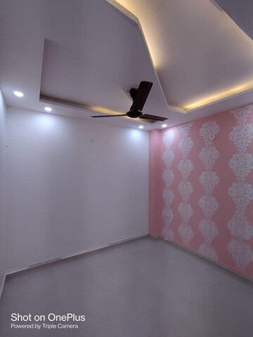 Furnished Amenities in 2 BHK Apartment at Dwarka Mor – for Rent