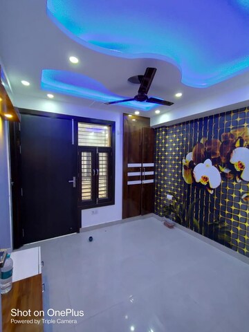 Room in 2 BHK Apartment at Dwarka Mor – for Rent