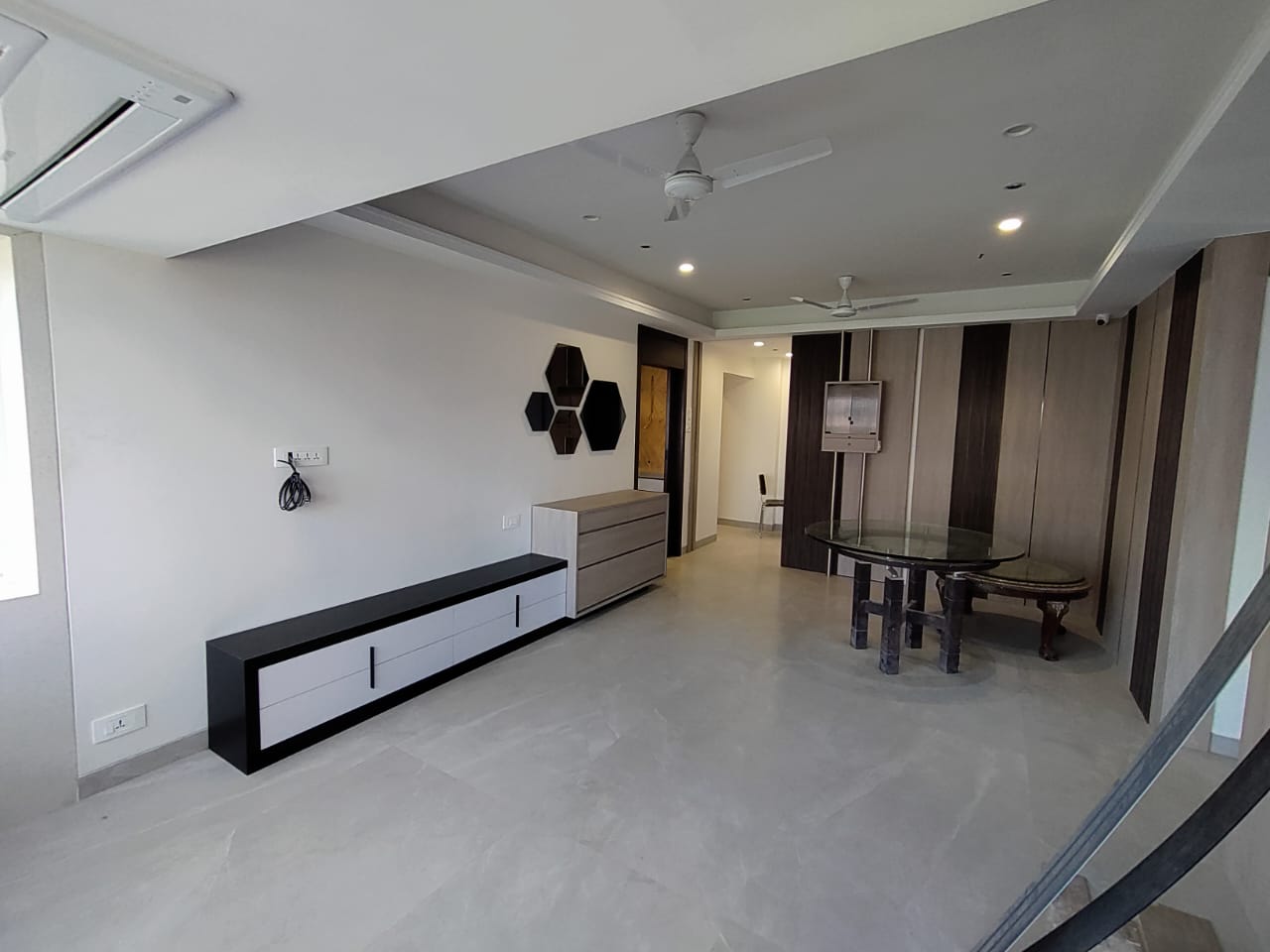 Rental 3 Bedroom 1450 Sq.Ft. Apartment in Everest Chambers Malabar Hill