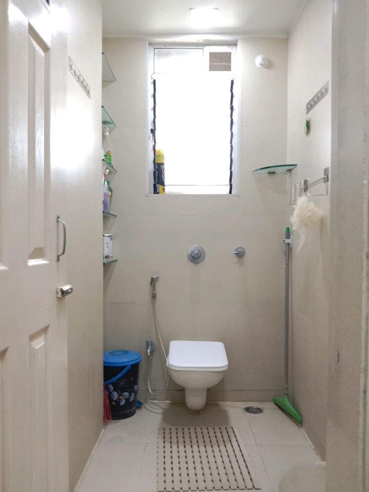 Bathroom, hiranandani-estate 3 Bedroom 935 Sq.Ft. Apartment In Ghodbunder Road Thane 6412290