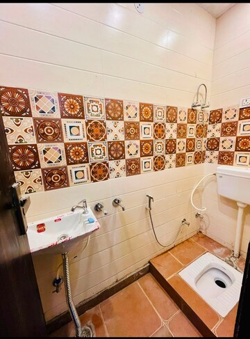 Attached Bathroom in 2 BHK Apartment at Dwarka Mor – for Rent