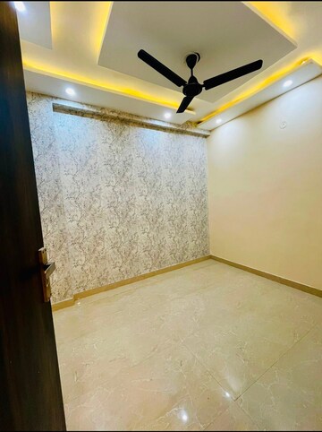 Bedroom in 2 BHK Apartment at Dwarka Mor – for Rent