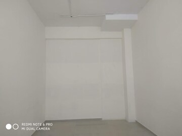 Room in  Office Space at Rustomjee Eaze Zone Mall, Malad West – for Rent