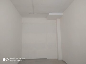 Room in  Office Space at Rustomjee Eaze Zone Mall, Malad West – for Rent