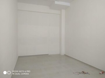 Room in  Office Space at Rustomjee Eaze Zone Mall, Malad West – for Rent