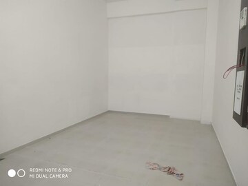 Room in  Office Space at Rustomjee Eaze Zone Mall, Malad West – for Rent