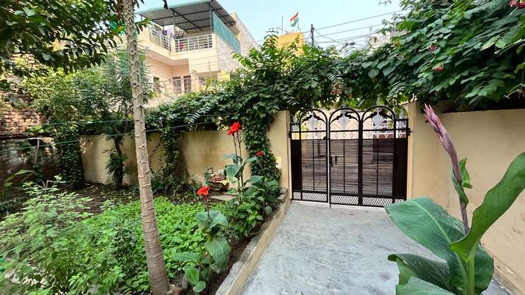 4 Bedroom 200 Sq.Yd. Independent House in Sector 10 Gurgaon
