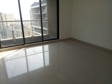 Master Bedroom in 2 BHK Apartment at Rustomjee Elita, Juhu – for Rent