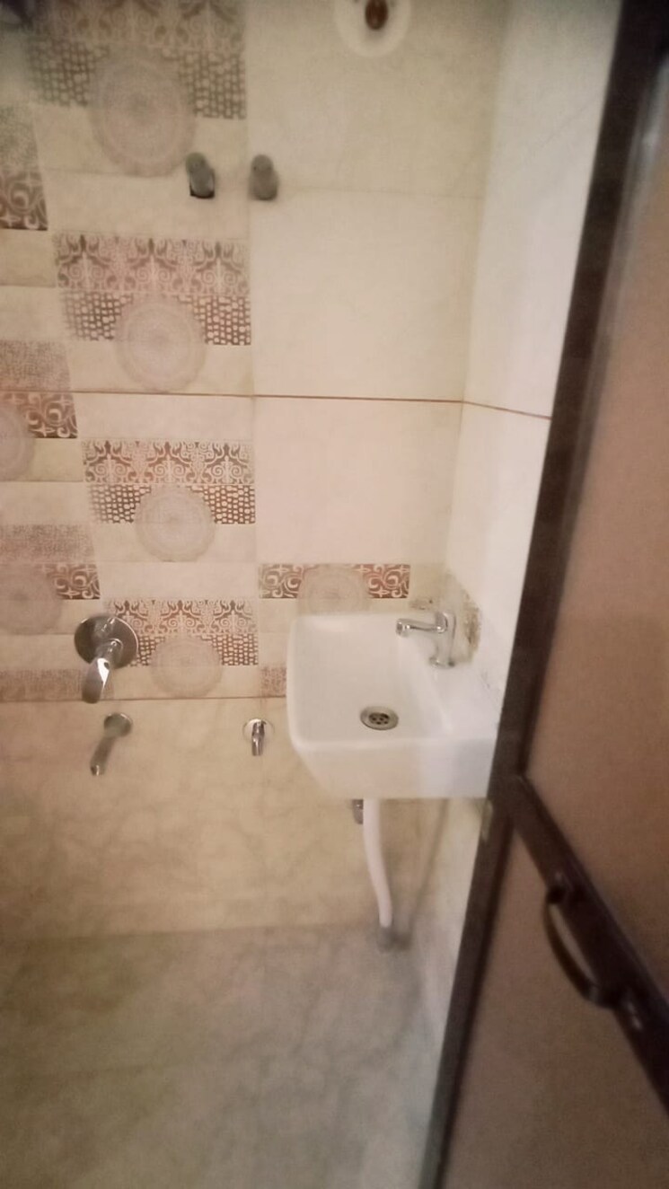 Bathroom, stalwart-ushakiran-residency-phase-i 3 Bedroom 897 Sq.Ft. Apartment In Dombivli East Thane 6416722