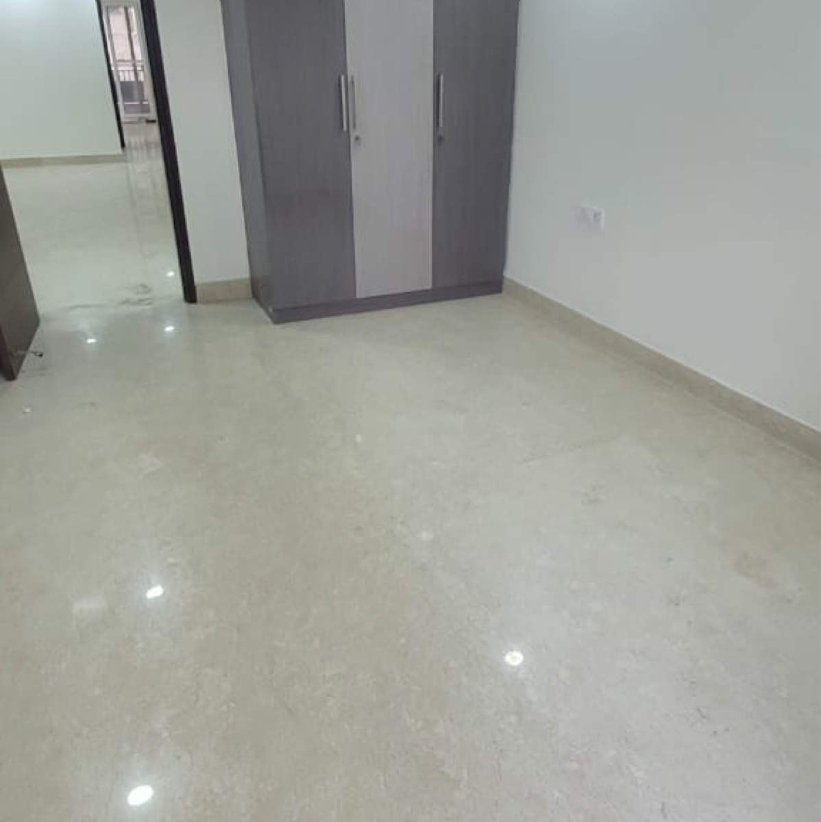 Rental 3 Bedroom 1800 Sq.Ft. Builder Floor in Gautam Nagar Delhi 6422527