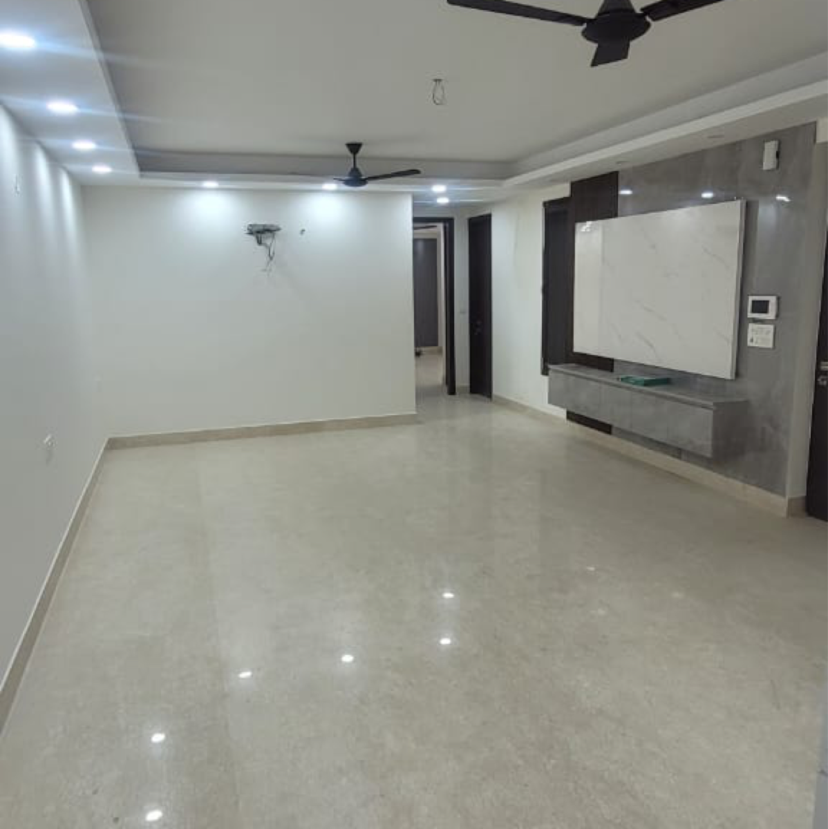 Rental 3 Bedroom 1800 Sq.Ft. Builder Floor in Gautam Nagar Delhi 6422527