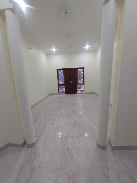 Rental 2 Bedroom 850 Sq.Yd. Builder Floor in DLF Vibhuti Khand, Gomti ...