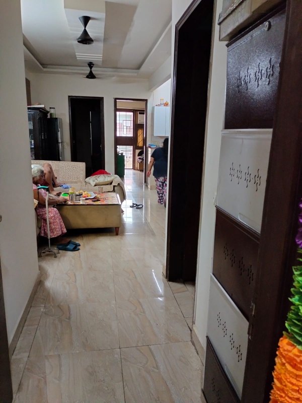 Rental 4 Bedroom 1800 Sq.Ft. Apartment in Rail Kunj Apartments