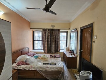 Bedroom in 2 BHK Apartment at Aashirwad Apartments, Andheri West – for Rent