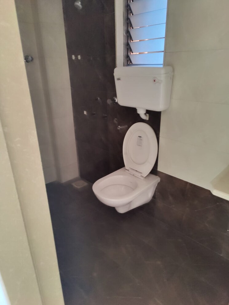 Bathroom, d-v-shree-shashwat 1 Bedroom 670 Sq.Ft. Apartment In Mira Road Mumbai 6427256