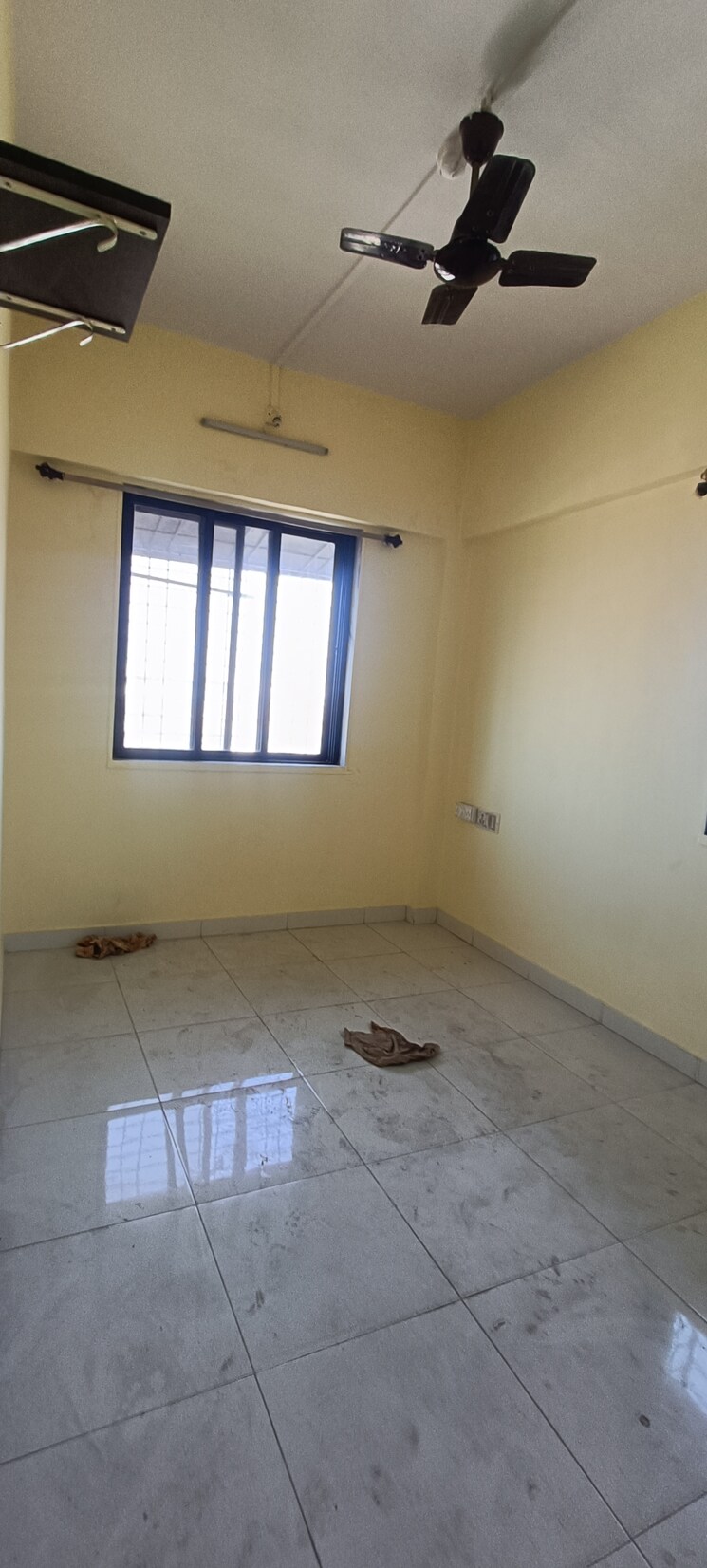 Room, flight-view-chs 1 Bedroom 400 Sq.Ft. Apartment In Santacruz East Mumbai 6427960