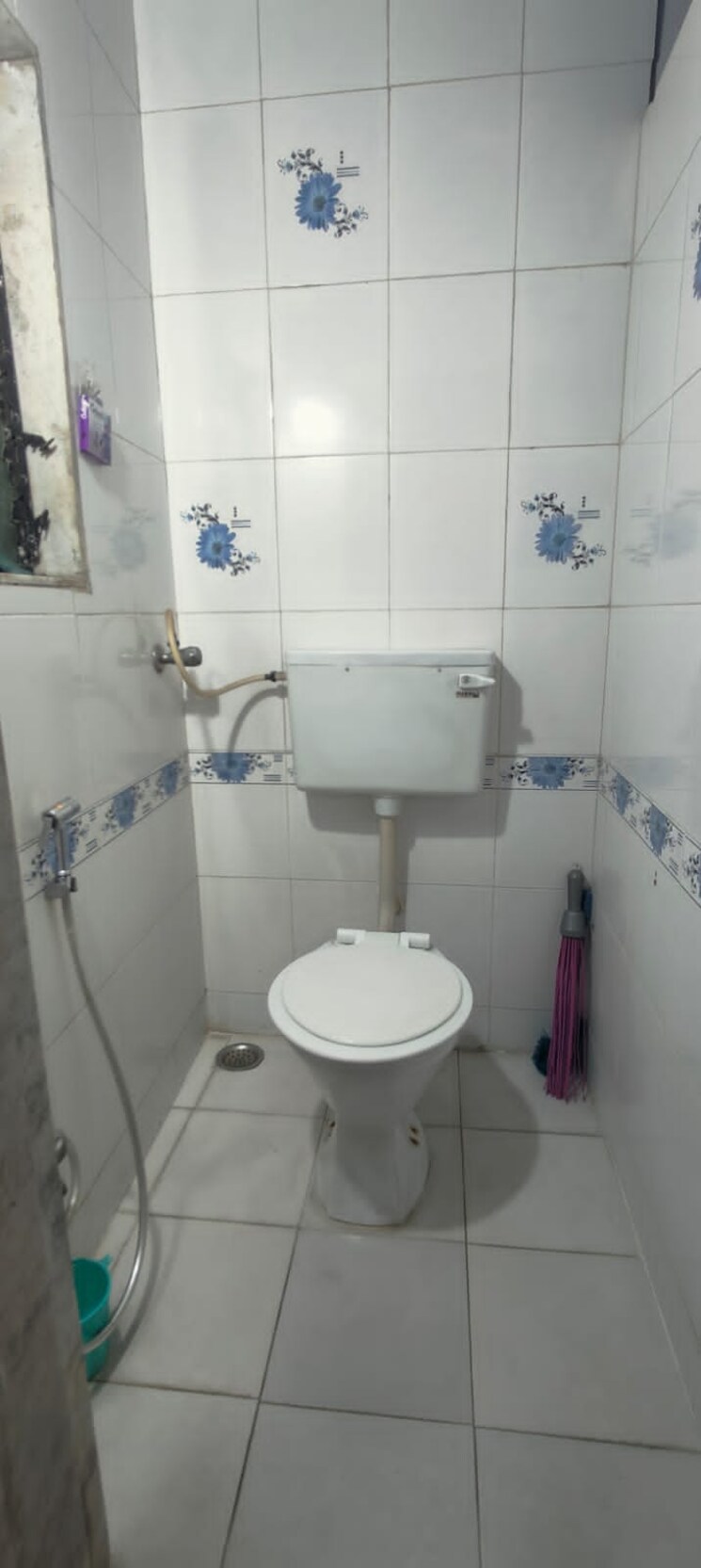 Bathroom, tilak-nagar-building 1 Bedroom 380 Sq.Ft. Apartment In Tilak Nagar Mumbai 6428202