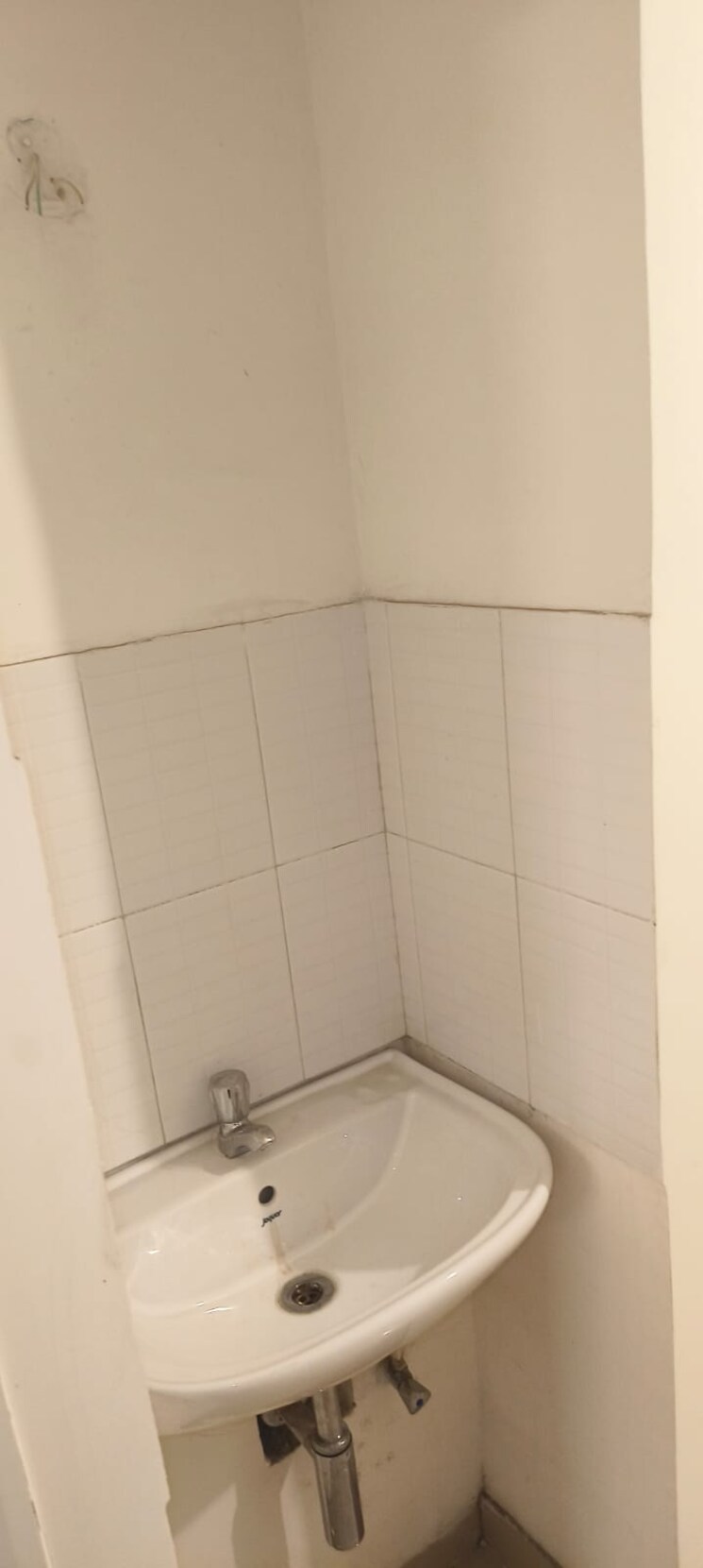Bathroom, tilak-nagar-building 1 Bedroom 350 Sq.Ft. Apartment In Tilak Nagar Mumbai 6428212