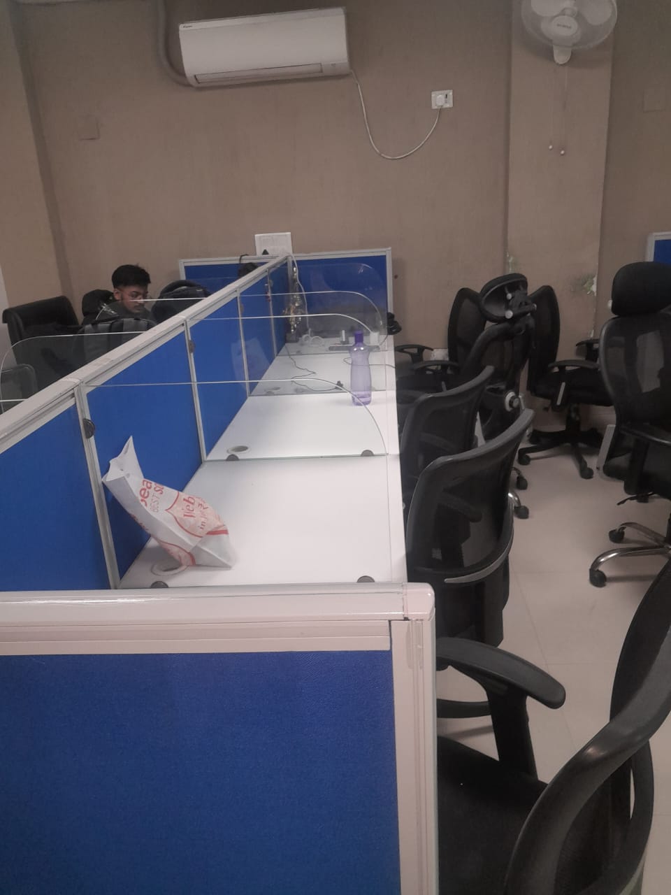 Rental Commercial Office Space 1100 Sq.Ft. in Sector 63 Noida - 6615094