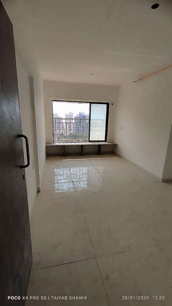 2 BHK Apartment For Rent in Yari Road Mumbai 6430339