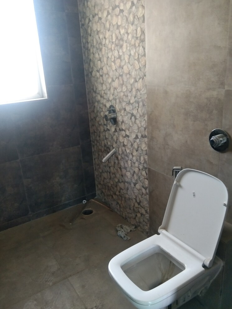 Bathroom, vijay-orion-ii 4 Bedroom 200 Sq.Yd. Apartment In Ghodbunder Road Thane 6431841