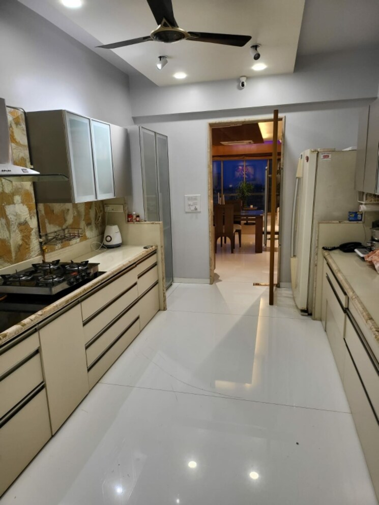 Kitchen, oberoi-sky-gardens 4 Bedroom 2650 Sq.Ft. Apartment In Andheri West Mumbai 6433071