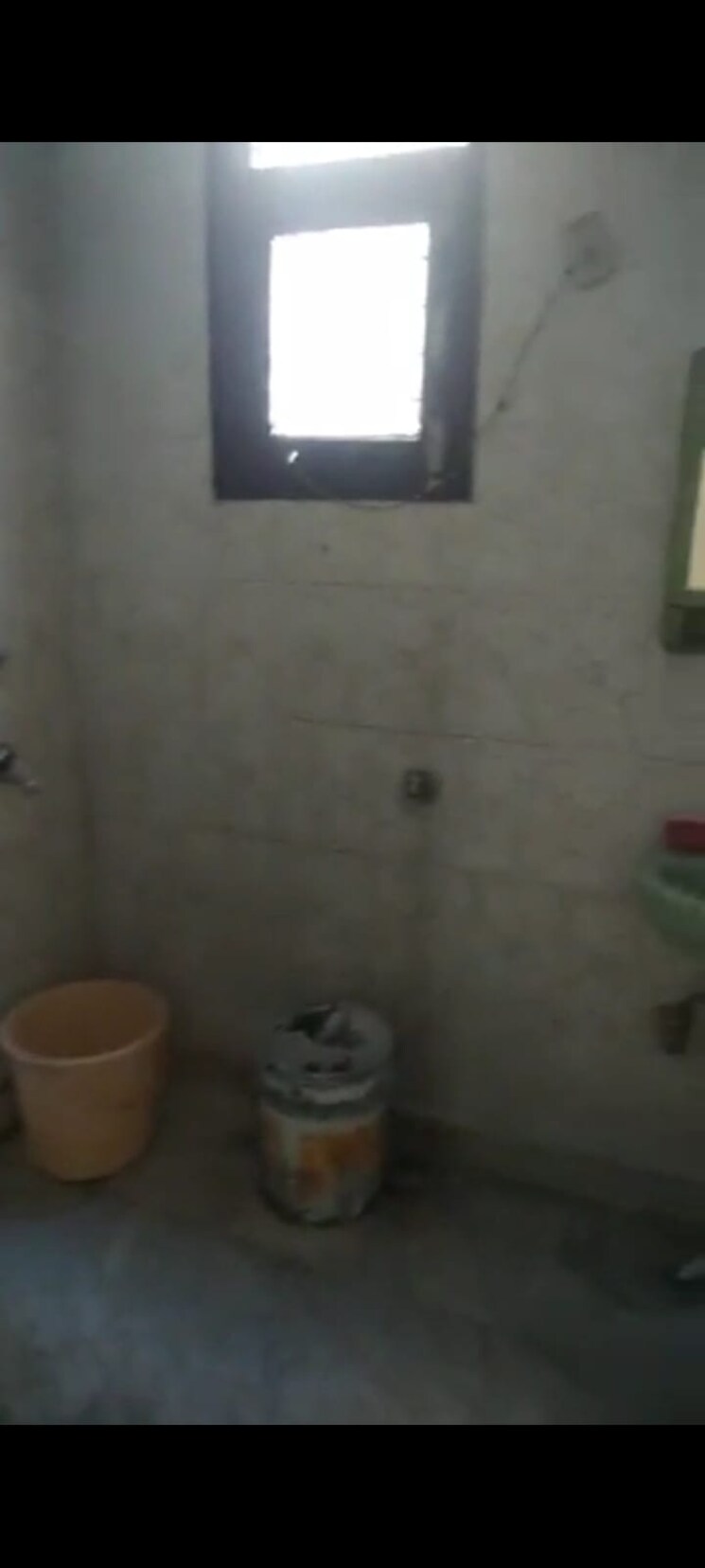 Bathroom, vaishali sector 5 3 Bedroom 1000 Sq.Ft. Builder Floor In Vaishali Sector 5 Ghaziabad 6428938