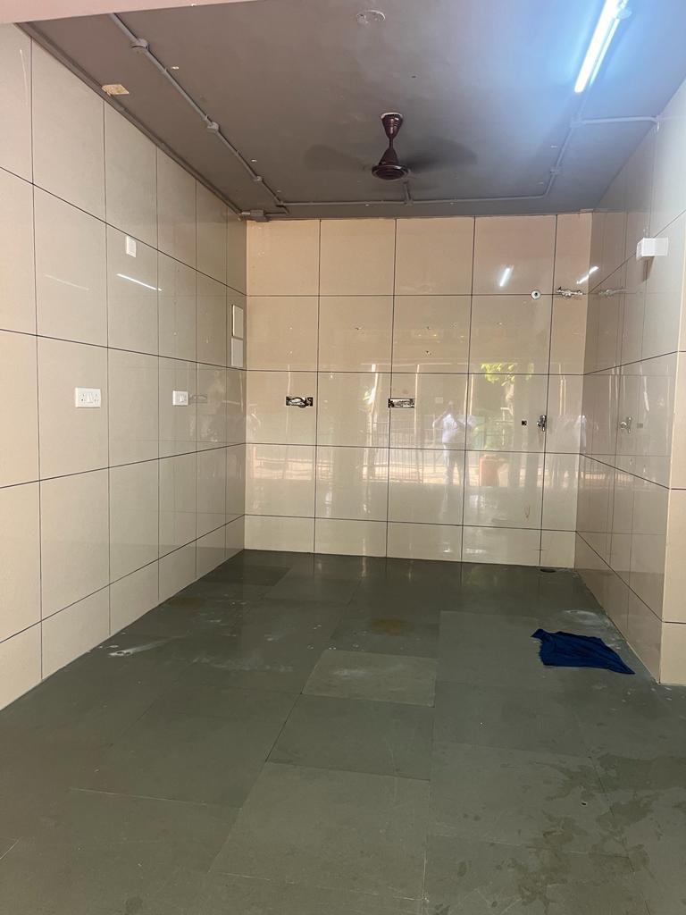 Rental Commercial Shop 250 Sq.Ft. in Malad East Mumbai 6436446