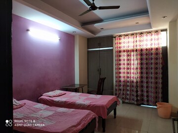 Room in  Pg at Sector 63 – for Rent