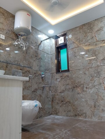 Furnished Amenities in 3 BHK Builder Floor at Palam Vihar – for Rent