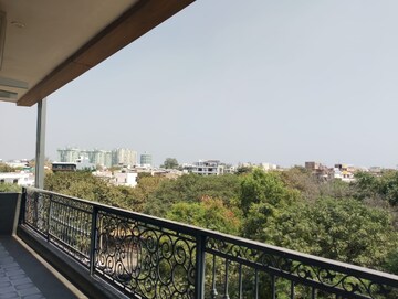 Balcony in 3 BHK Builder Floor at Palam Vihar – for Rent