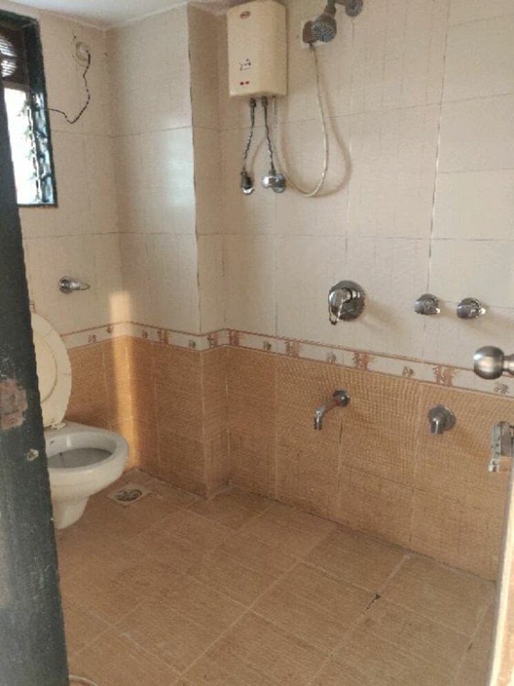Bathroom, trimurti-krupa-chs 3 Bedroom 890 Sq.Ft. Apartment In Borivali West Mumbai 6444442