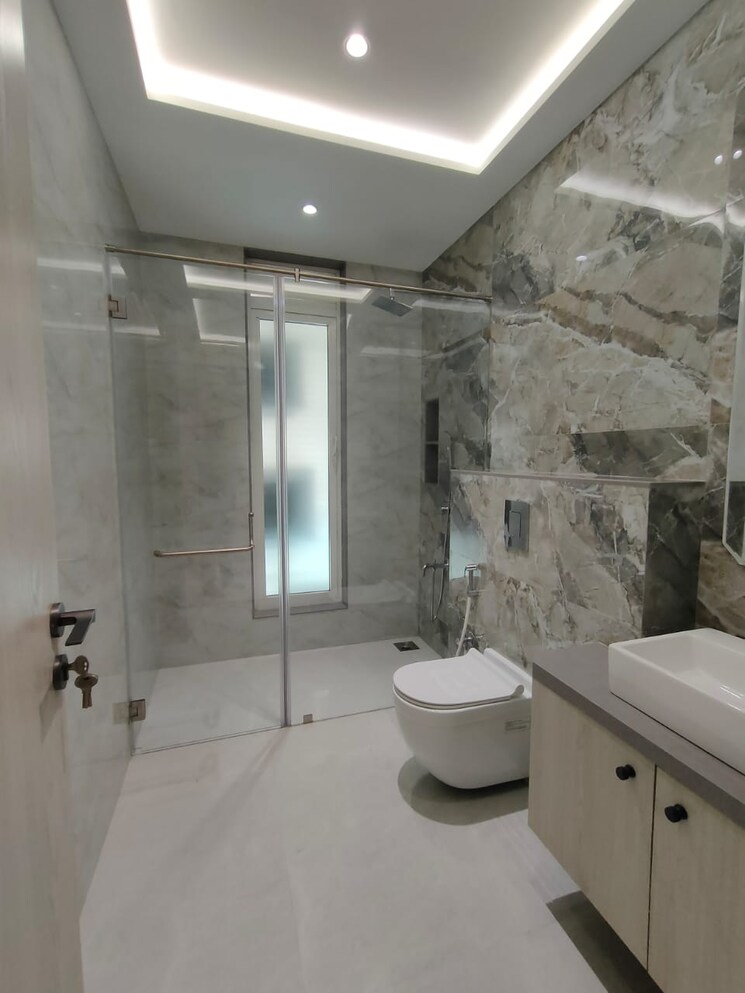 Bathroom, windsor-grande-residences 4 Bedroom 2300 Sq.Ft. Apartment In Andheri West Mumbai 6444951