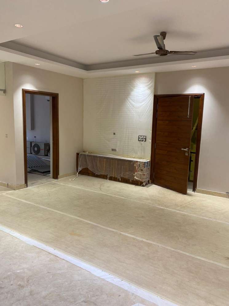 3 Bedroom 275 Sq.Yd. Builder Floor in South City 1 Gurgaon