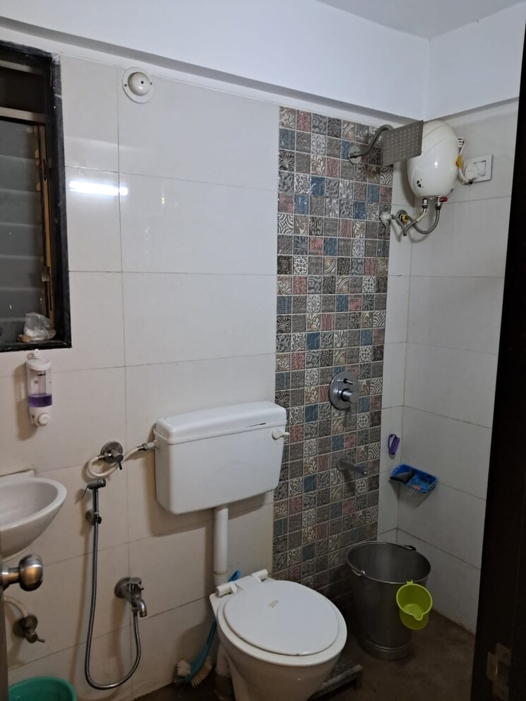 Bathroom, galaxy-pinnacle 2 Bedroom 630 Sq.Ft. Apartment In Vile Parle East Mumbai 6447556