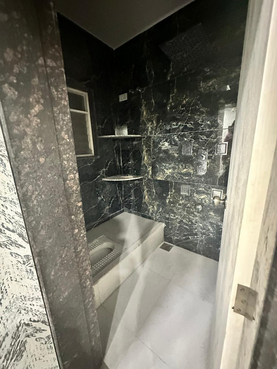 Rental 2 Bedroom 1000 Sq.Ft. Apartment in Salisbury Park Pune 6447663