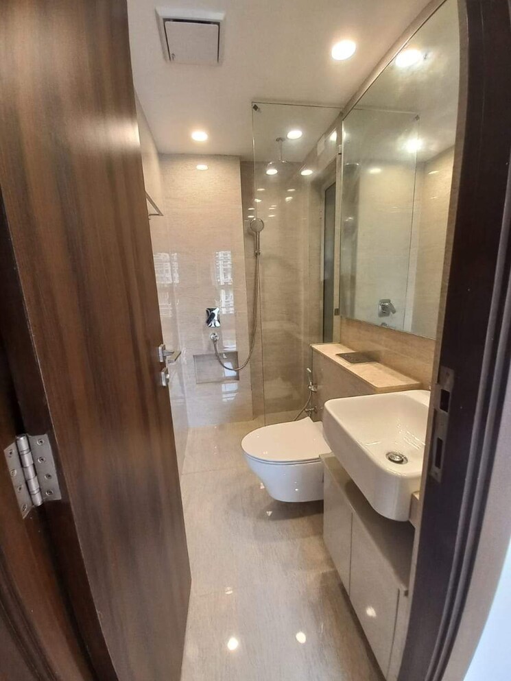 Bathroom, hiranandani-regent-hill 1 Bedroom 379 Sq.Ft. Apartment In Powai Mumbai 6448846